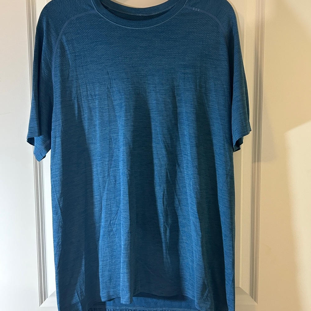 Lululemon Metal Vent Tech * Berlin